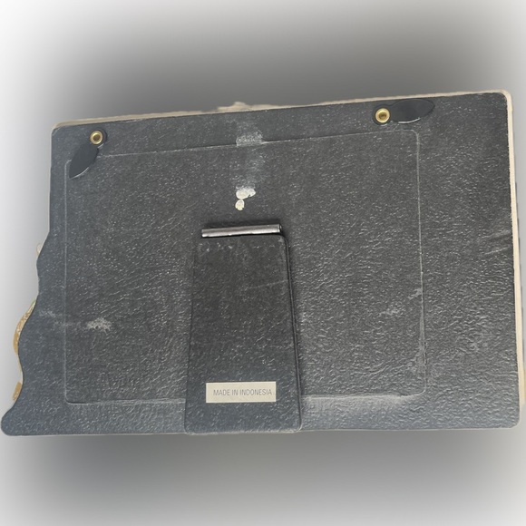 Vintage 1990’s Disney Parks 3D Frame Mickey Pluto, Pups, & Paw Prints - Picture 2 of 2